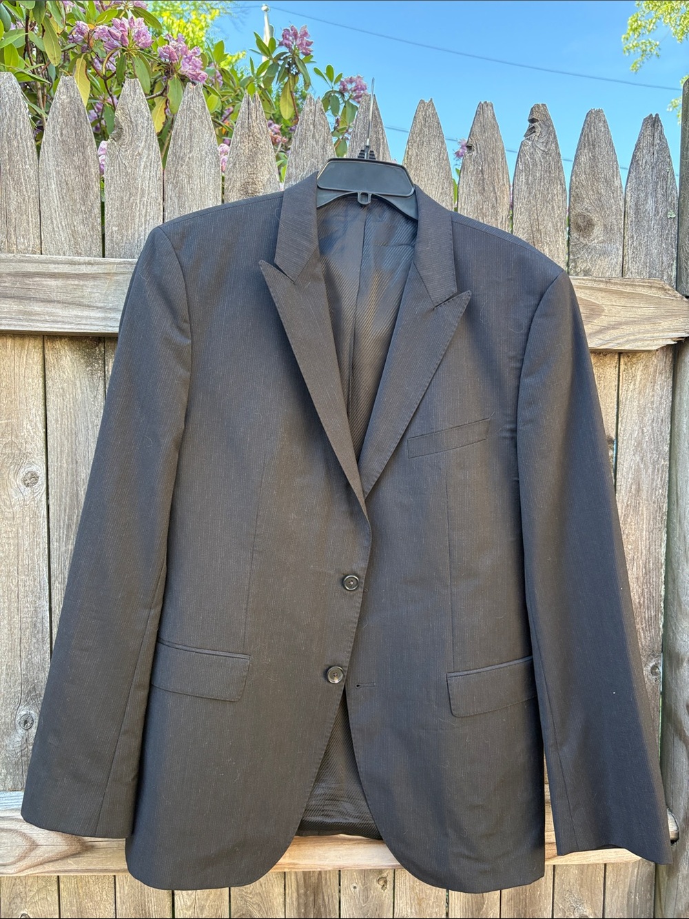 Hugo Boss 42R black virgin wool blazer!